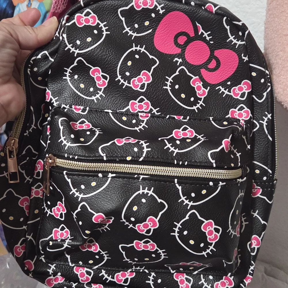 Hello Kitty Mini Backpack - Picture 6 of 7